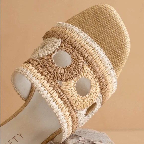 Tan Block Heel Sandals raffia with a woven embroidered strap - Picture 3 of 5